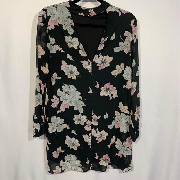 WOMAN’S Tunic, Size Medium. Floral. Long Sleeve. Back Cutout Detail. Moc… - Picture 4 of 7